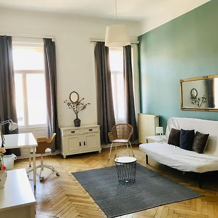 Monument Heritage Apartment-classic In Center Апартаменты *