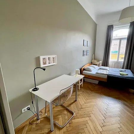 Monument Heritage Apartment-classic In Center