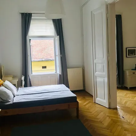 Monument Heritage Apartment-classic In Center Апартаменты *