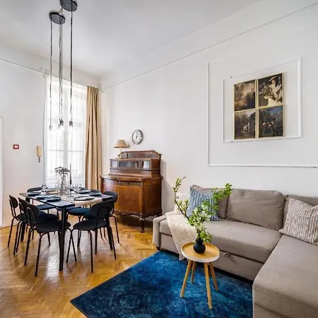 Monument Heritage Apartment-classic In Center * Budapest