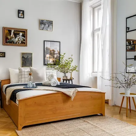 Apartment Monument Heritage Apartment-classic In Center Budapest