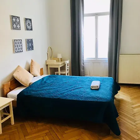 Monument Heritage Apartment-classic In Center Budapest
